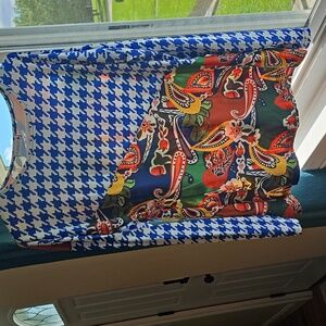 Nuggles womens Med top